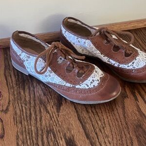 Leather lace up oxfords 8.5
